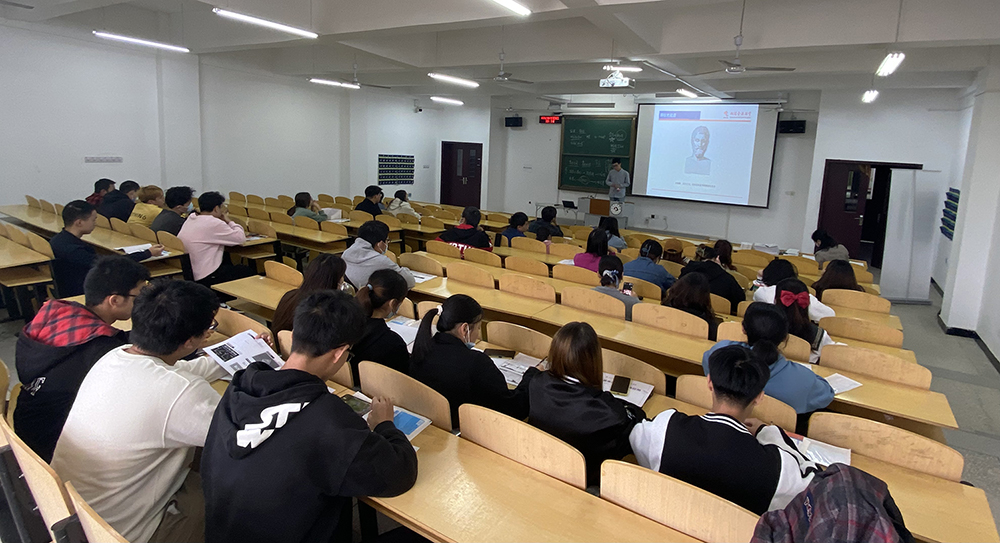 銅冠金源期貨有限公司與武漢文理學(xué)院成功舉辦 第四屆“鄭商所杯”全國(guó)大學(xué)生金融模擬交易大賽 專場(chǎng)宣講活動(dòng)